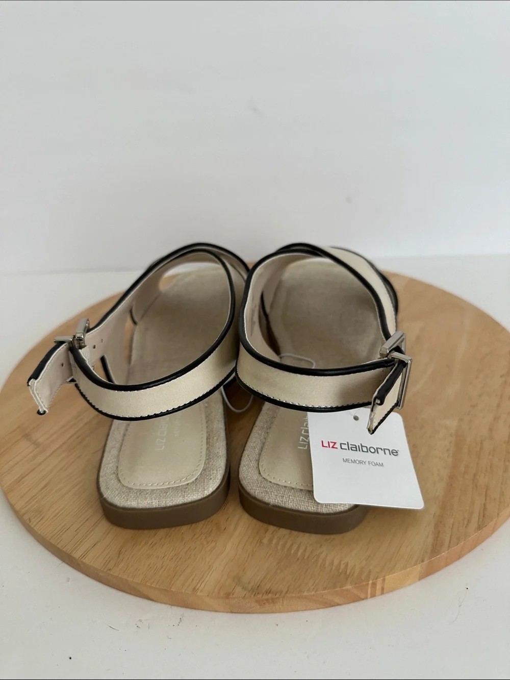 Liz Claiborne Womens Harmony Criss Cross Strap Flat Sandals